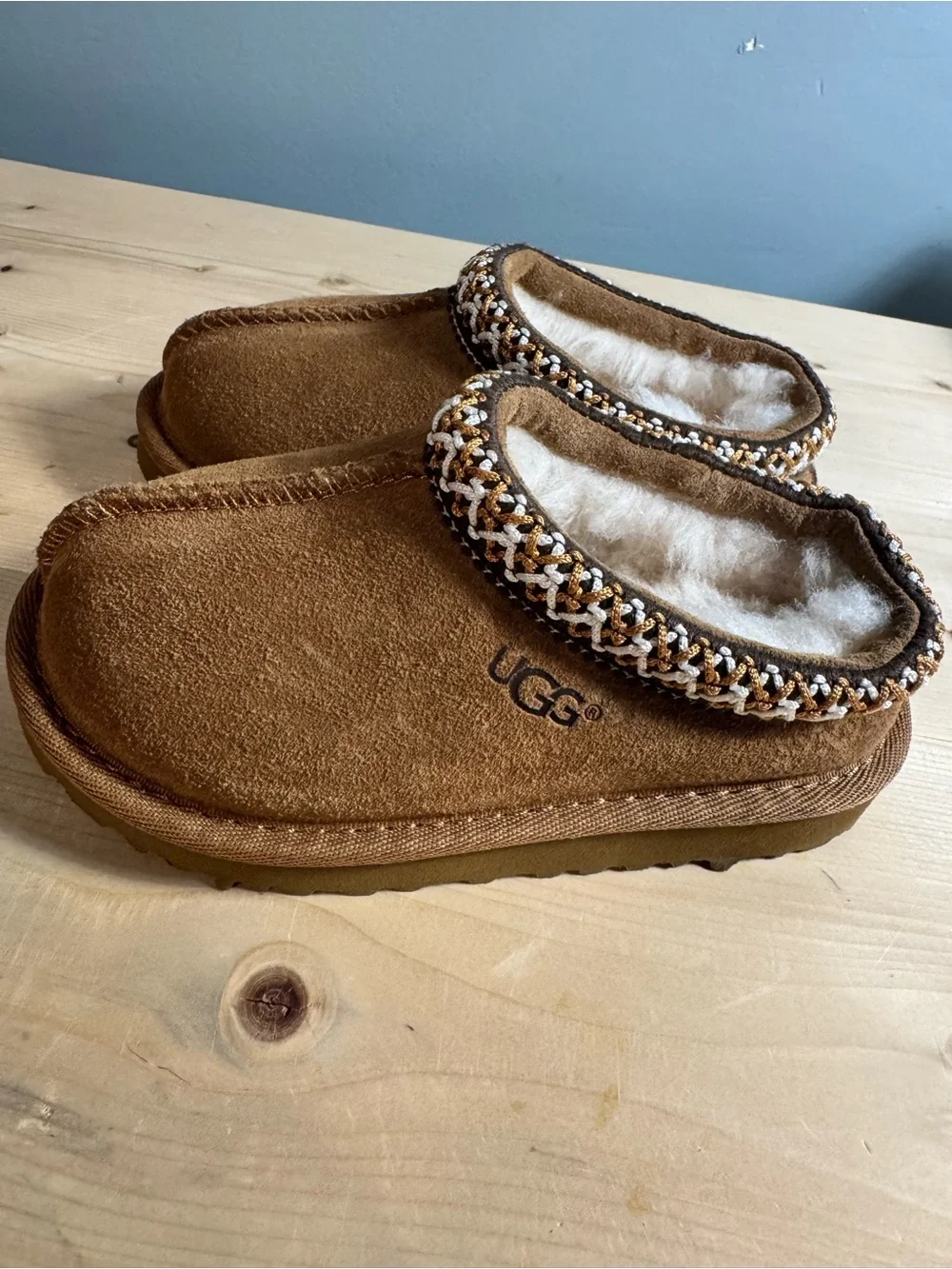 UGG Kids Chestnut Cozy Shearling-Lined Slip-On Clog